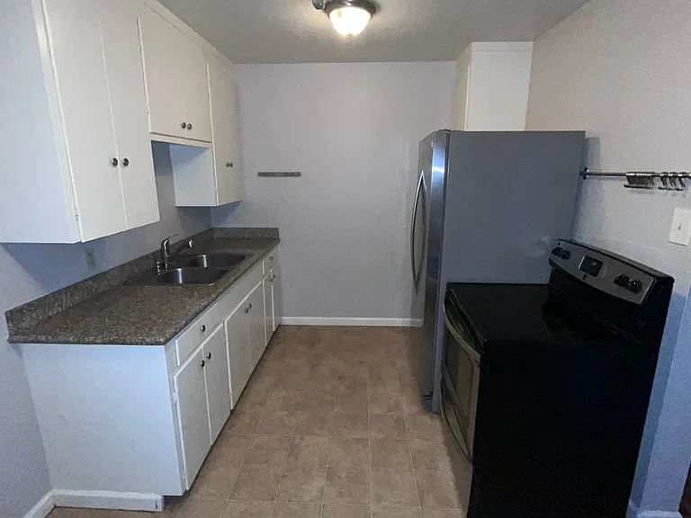 627 T St — Photo 3