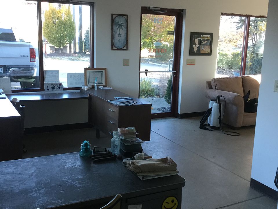 2nd image of 229 Tolle Ln
