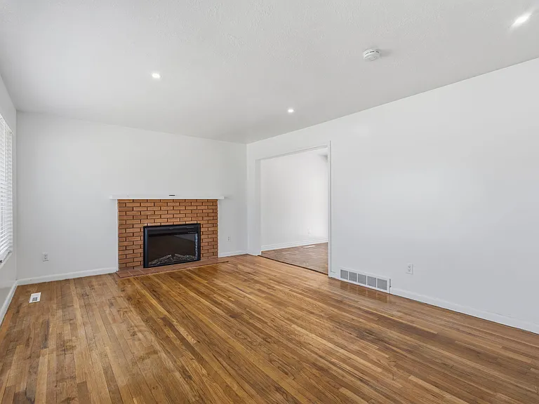 Entry way ft living room