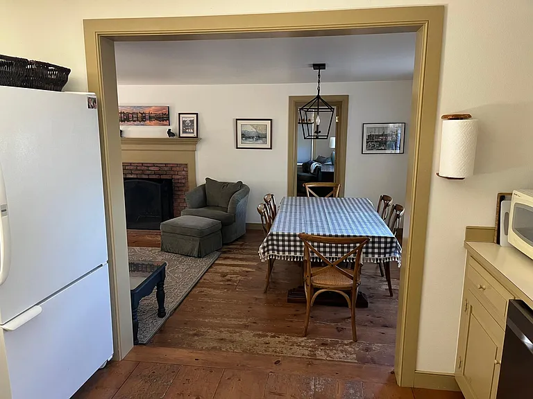 789 Alexander St — Photo 5