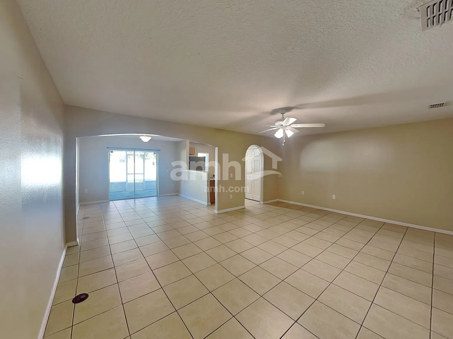 3 bed, 2.5 bath, 1703 sqft, $2,335 — Photo 3
