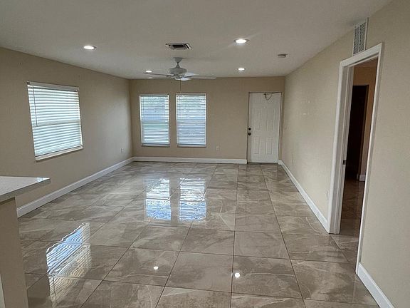 4th image of 962 29th Street