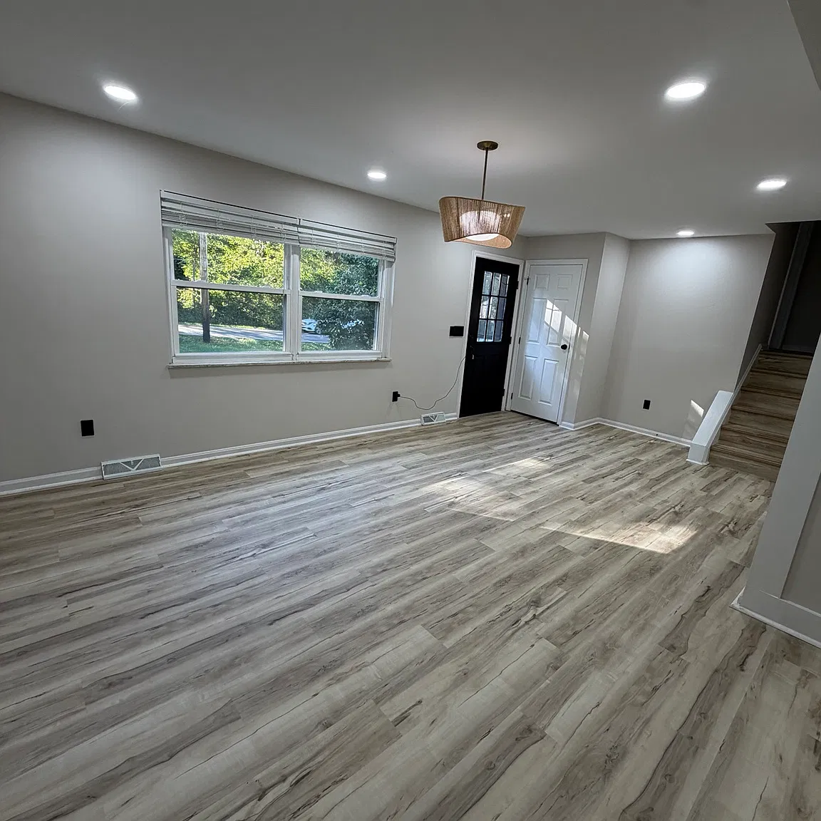 4 bed, 2.5 bath, 1699 sqft, $2,400 — Photo 4