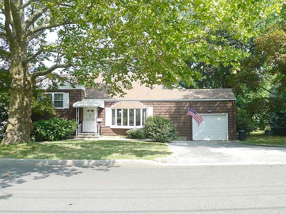 3rd image of 9 Kincaid Dr