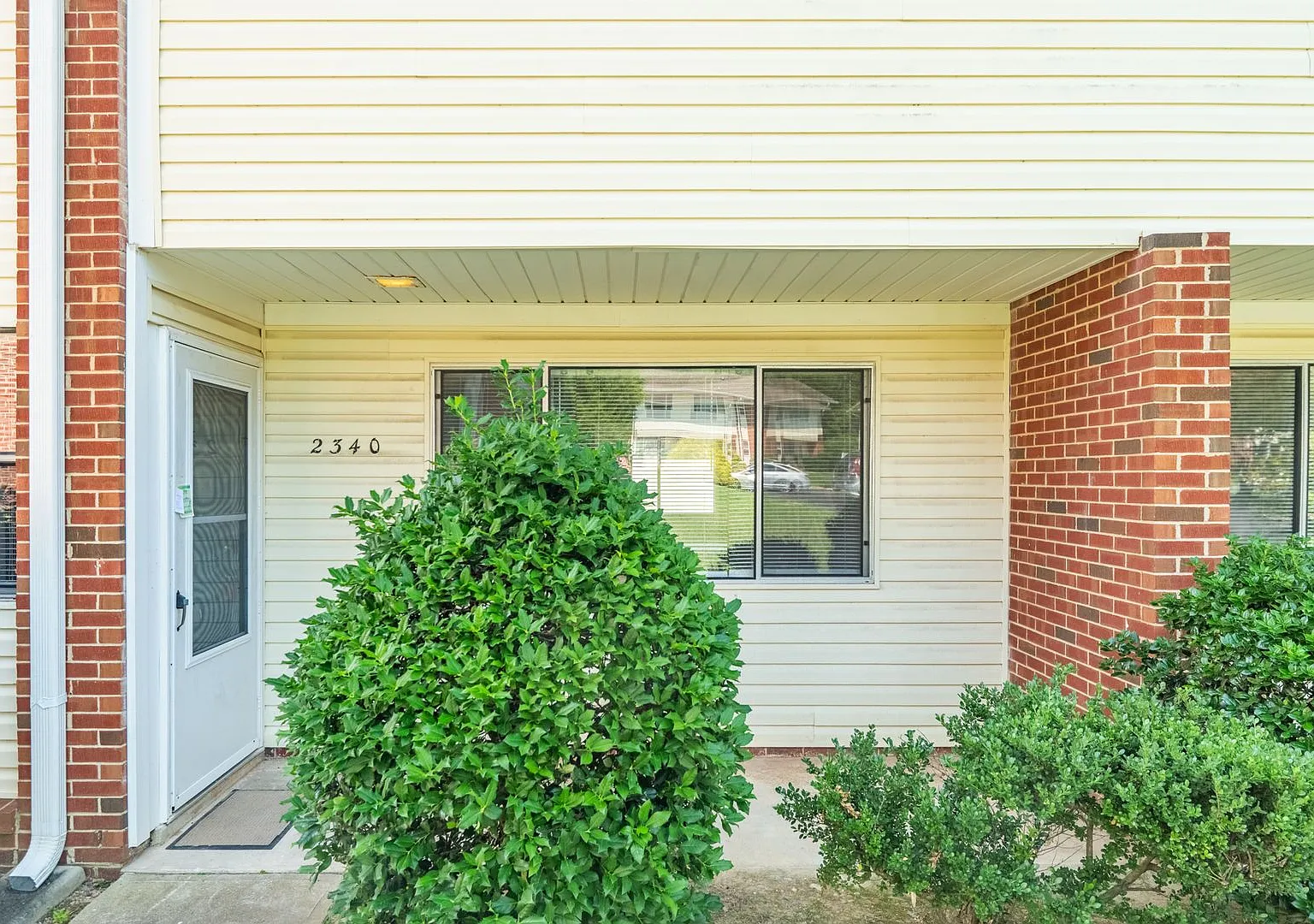 **Move in Special** 3 Bedroom Townhouse Across from NCSU Centennial Campus! Available Now — Photo 2