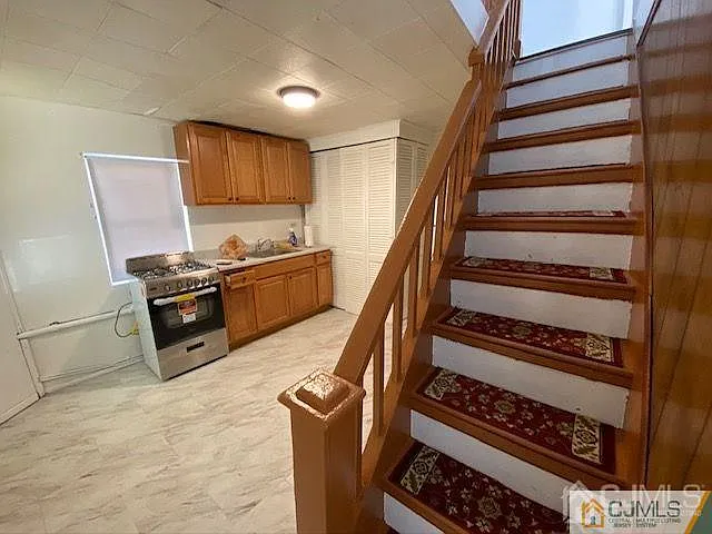 123 Kossuth St — Photo 4