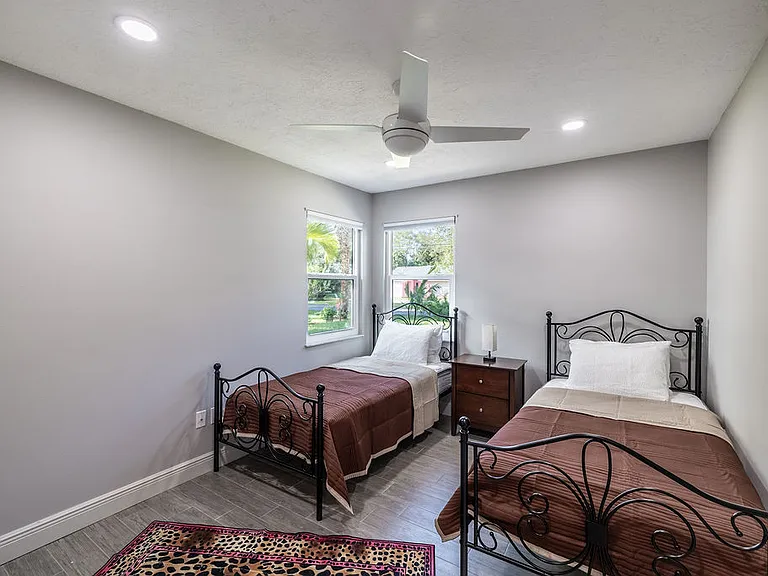 9330 Seagrape Dr — Photo 37