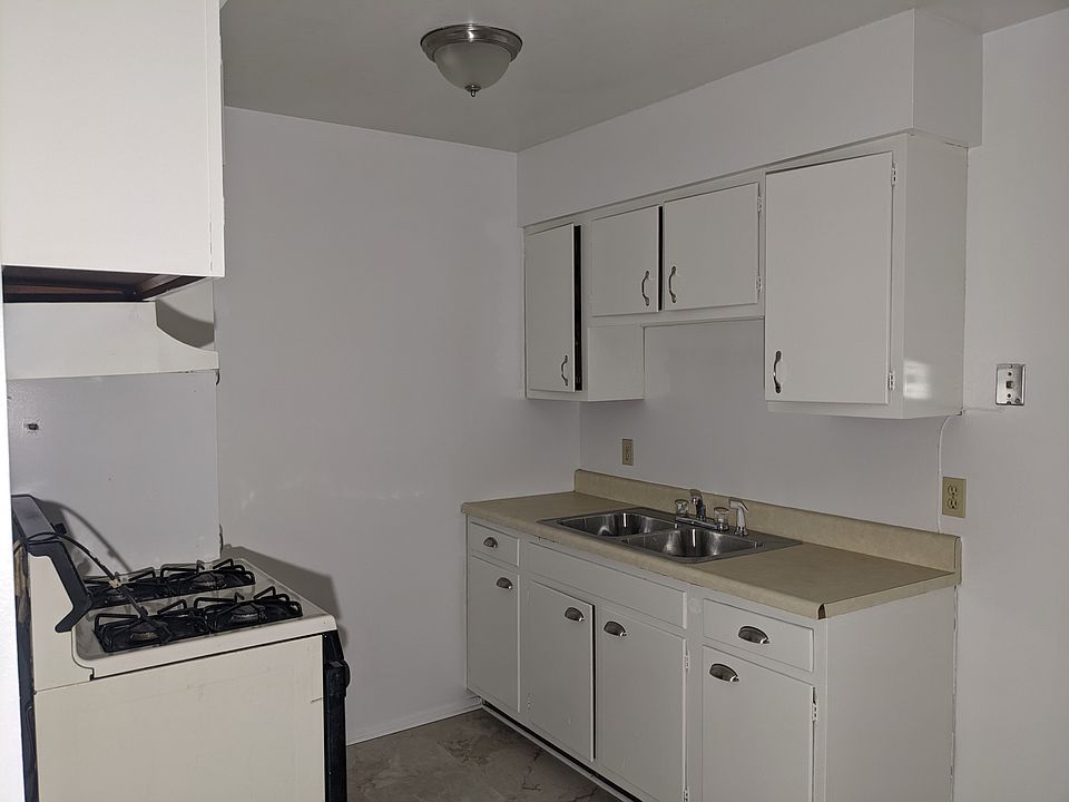2nd image of 4851 Devonshire Rd APT 1