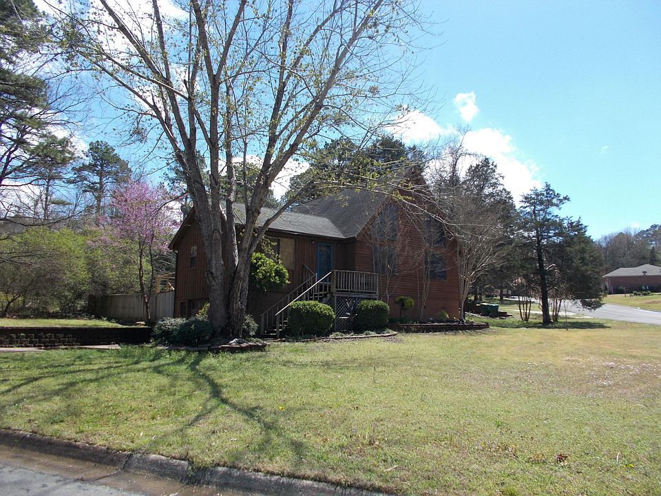 1st image of 15 Willow Oak Ln
