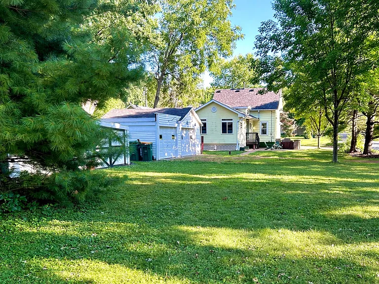 2170 Prospect Ave — Photo 18
