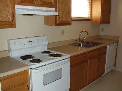 2 bed, 1.0 bath, 950 sqft, $1,400 — Photo 3