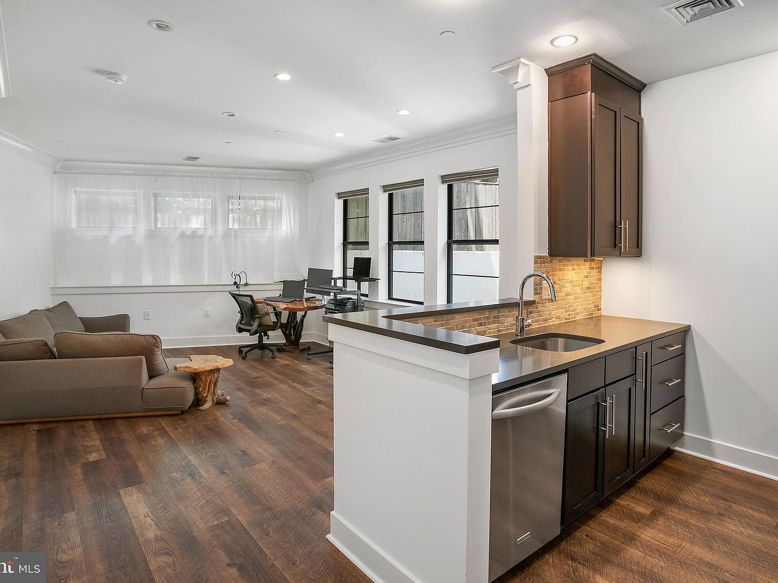 5201 Wisconsin Ave NW 112, Washington, DC 20015 MLS DCDC2100836