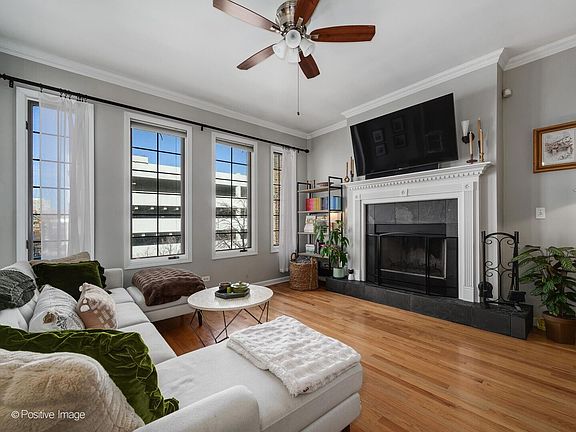 4th image of 825 W Eastwood Ave APT 3E