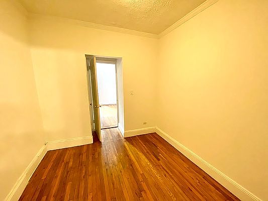 3rd image of 243 E 39th St APT 2B