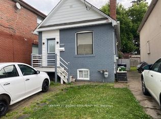 1323 Woodbine Ave, Toronto, ON M4C 4E9