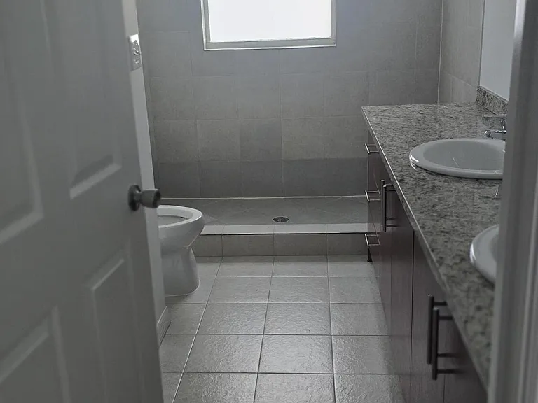 408 SW 9th St — Photo 10