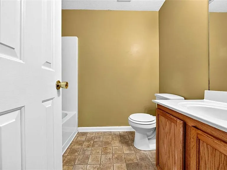 744 W Vincent Dr — Photo 34