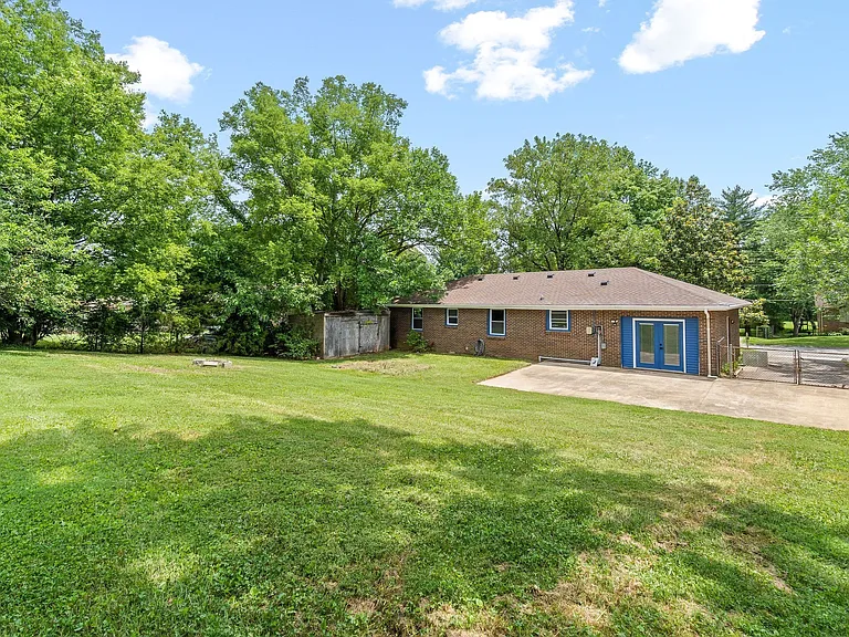 219 Kirby Dr — Photo 26