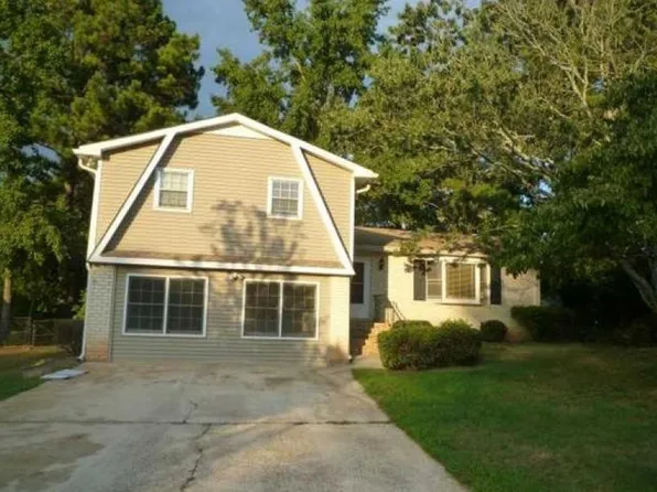 1094 Amber Rdg, Lilburn, GA 30047