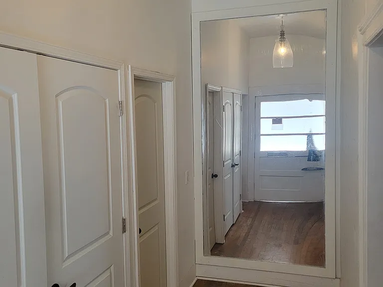 1311 S Person St — Photo 3