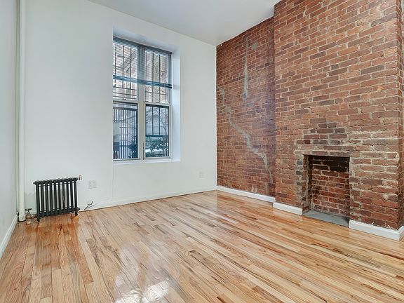 2nd image of 328 W 47th St APT 1d