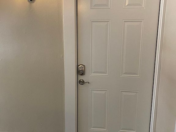 5th image of 1808 Hadley St APT 6