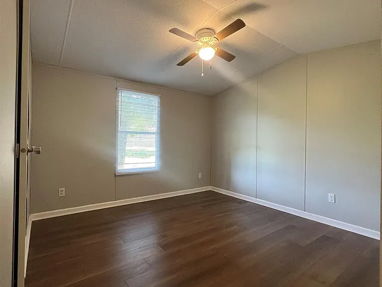 504 Oak Run Ct — Photo 4