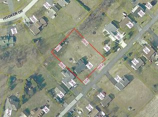 545 Grant Dr, Gettysburg, PA 17325