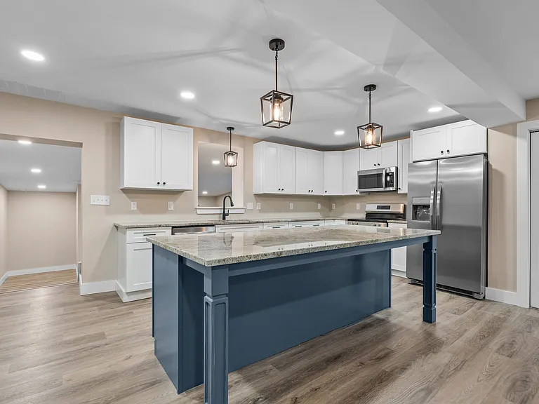 325 W Reliance Rd — Photo 1