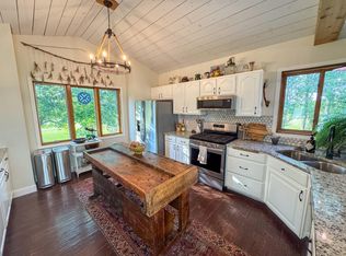 1656 Mark Ct, Shakopee, MN 55379