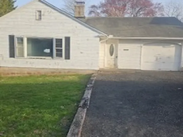 21 Acra Road, Waterbury, CT 06708