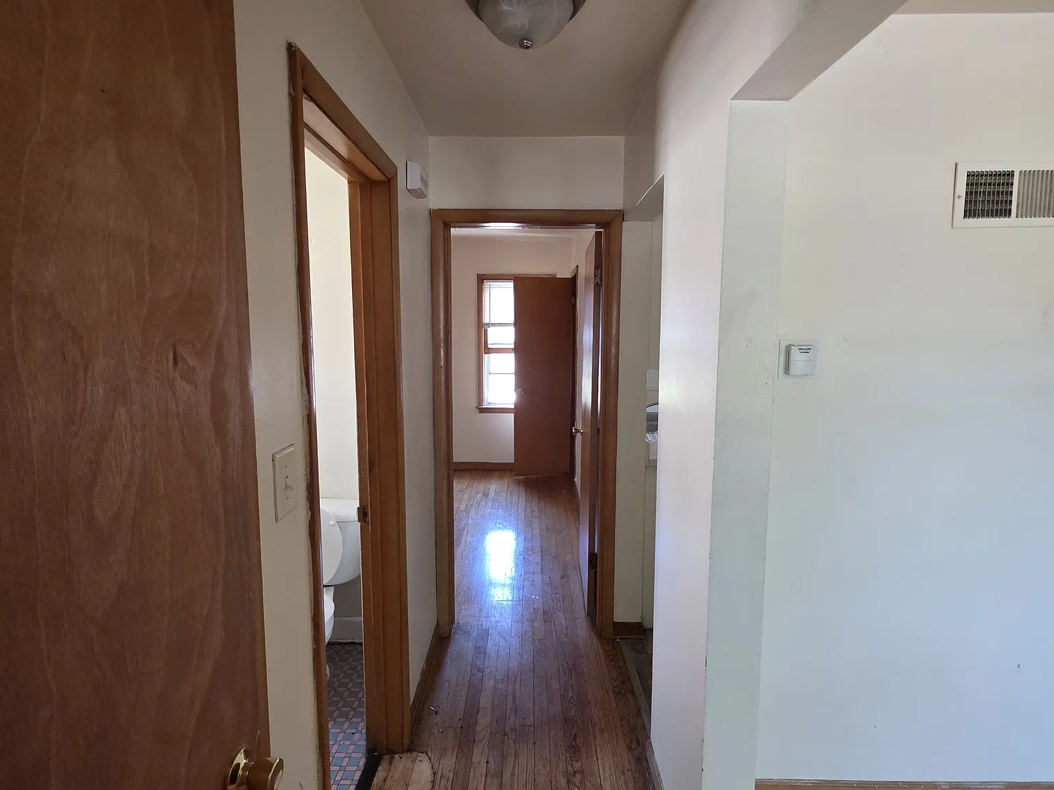 4435 W Capitol Dr — Photo 4