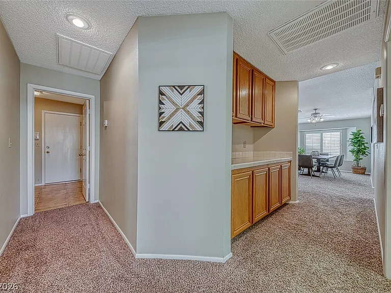 8421 Honeywood Cir — Photo 10