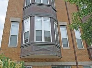 2467 W Montrose Ave, Chicago, IL 60618