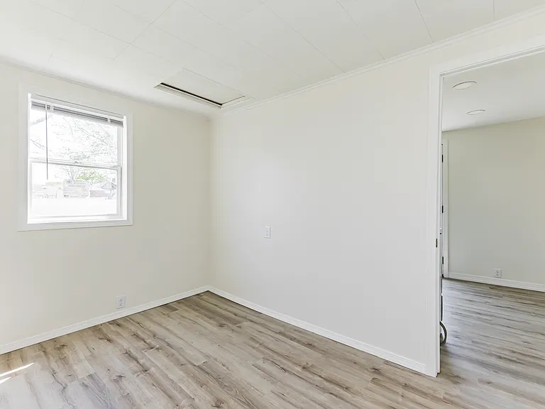 2104 N Hollywood Ave — Photo 11