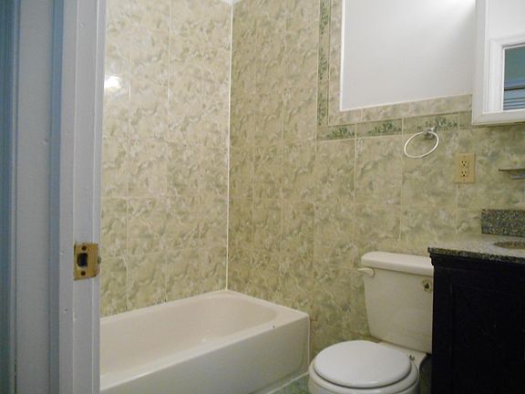 4th image of 149 Hopkins Ave #3R