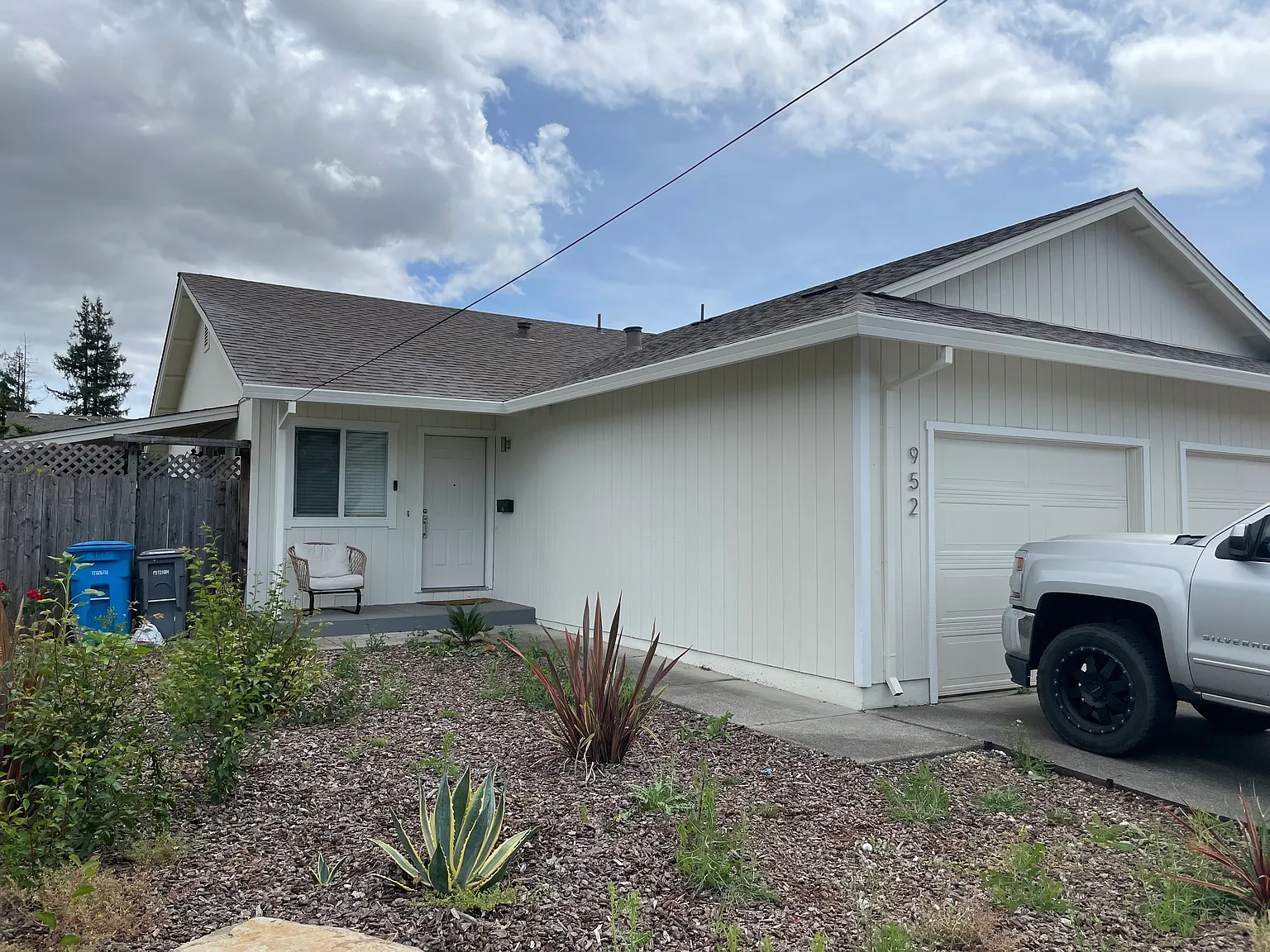 2 bed, 800 sqft, $2,595 — Photo 1
