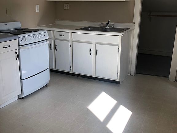 5th image of 17 S Main St APT 4