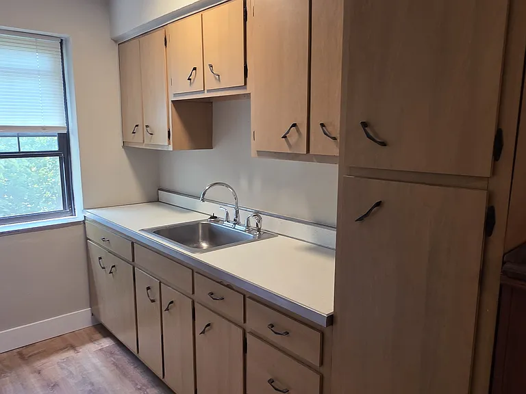 201 E Swissvale Ave #8 — Photo 8