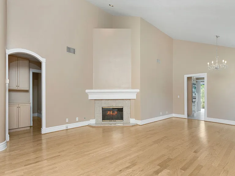 27792 Cummins Dr — Photo 6