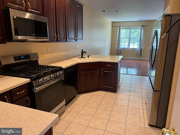 4 Blake Dr — Photo 7
