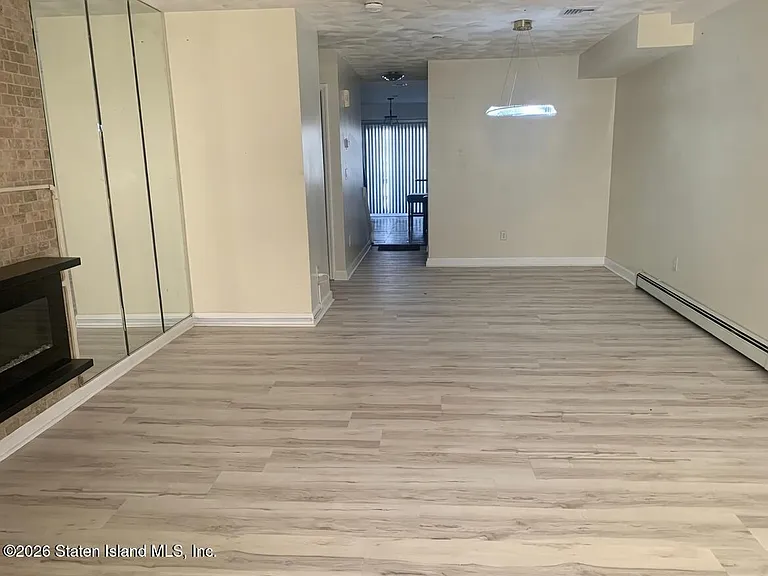 17 Mersereau Ave — Photo 3