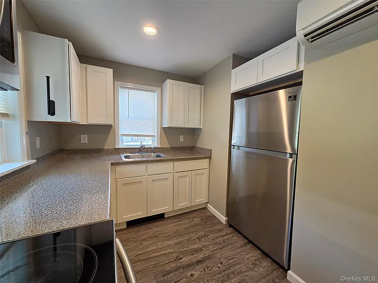 12 West St #5 — Photo 6