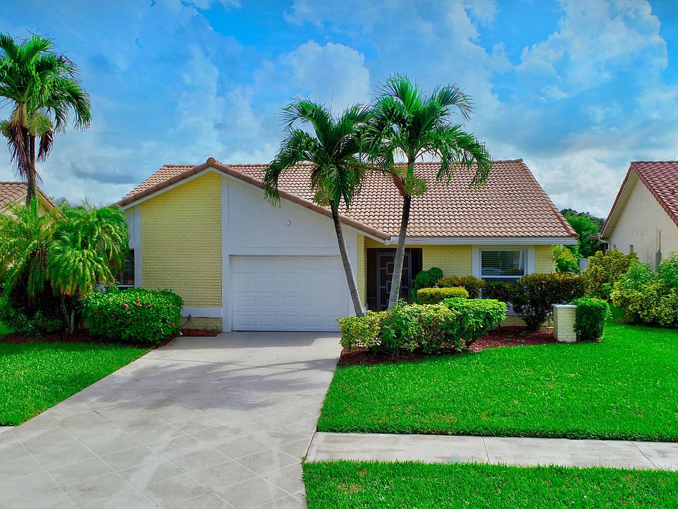 Home For Sale In Boca Greens