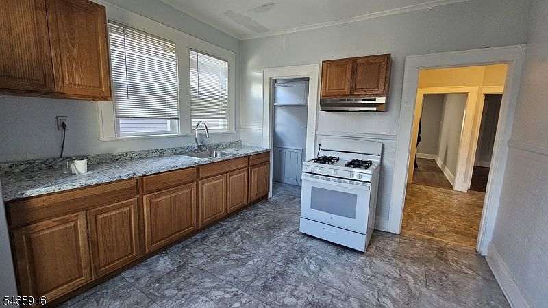 1st image of 252 Vermont Ave