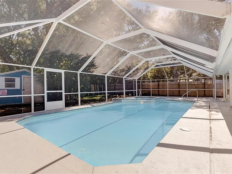 2261 S Flagler Ave — Photo 45