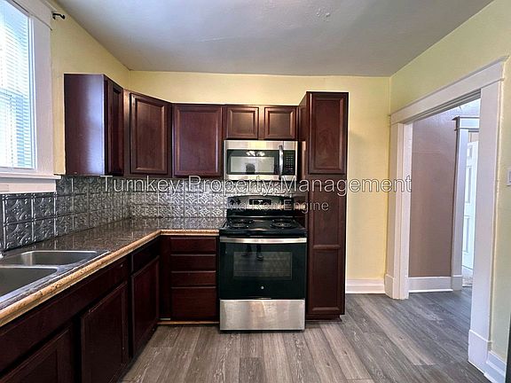 2nd image of 3208 N Cypress St