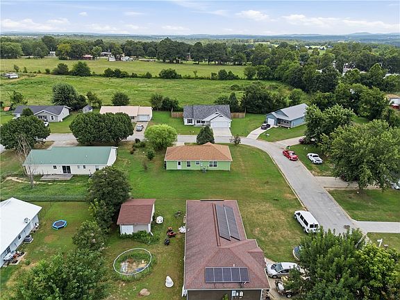 5th image of 304 Estates Dr