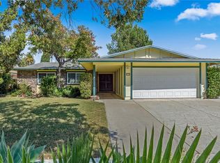 256 Kanan Road, Oak Park, CA 91377