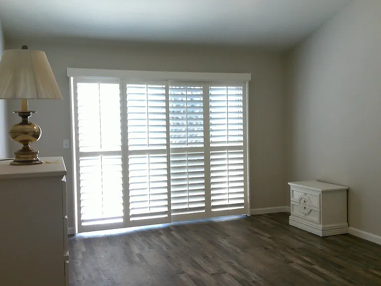1923 E Desert Island Dr — Photo 10